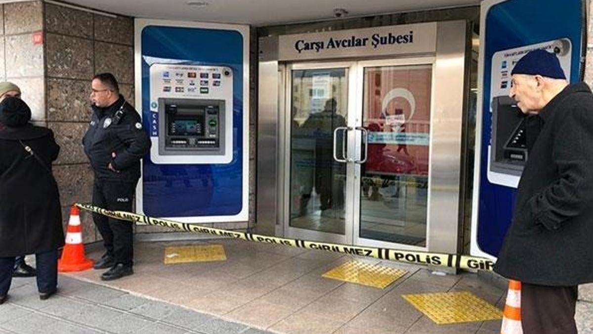 Avcılar'da hareketli dakikalar! Banka soyuldu