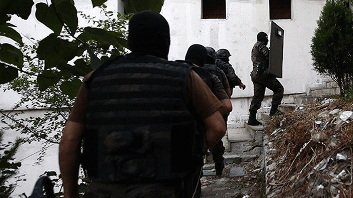 Terör örgütlerine darbe: 950 operasyon...