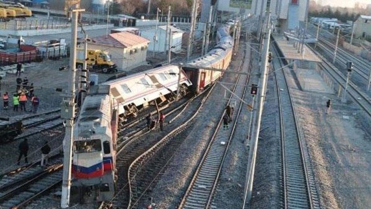 Ankara'da tren raydan çıktı!