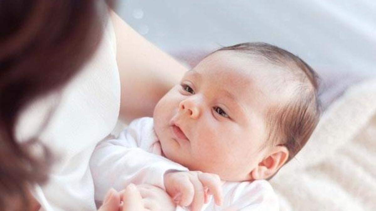 Anne sütü internete düştü! Satıyorlar ama çok tehlikeli