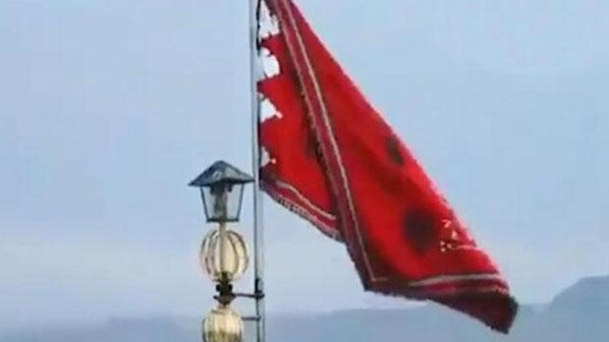 İran kırmızı savaş bayrağını çekti!