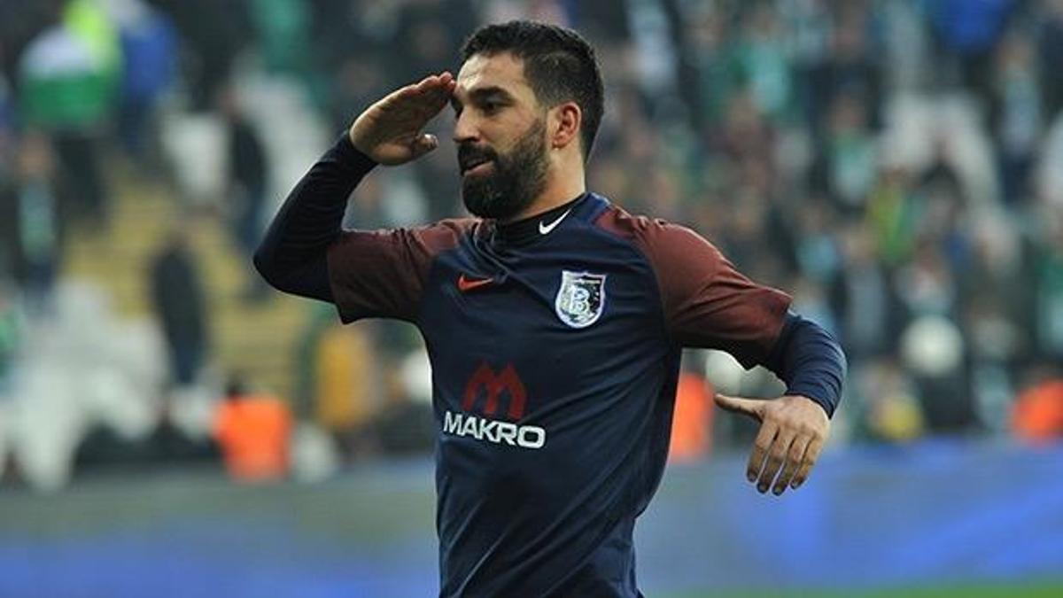 Arda Turan, Başakşehir kampında yok!