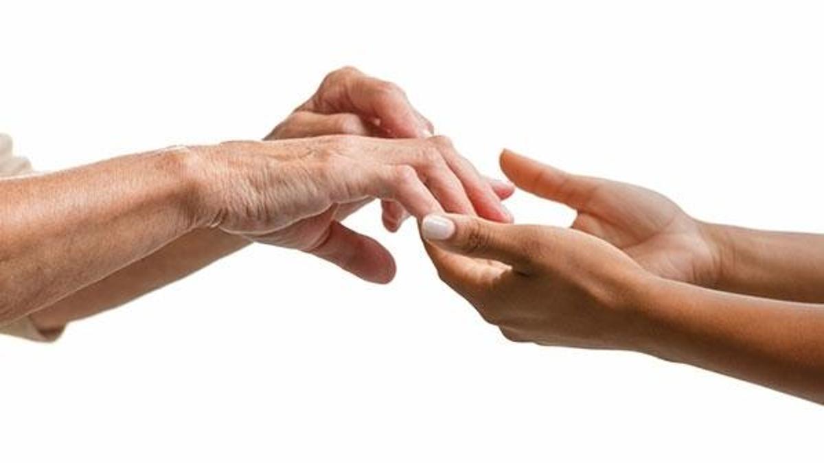 “Distoni hastalarına da Parkinson hastaları gibi beyin piliyle tedavi”