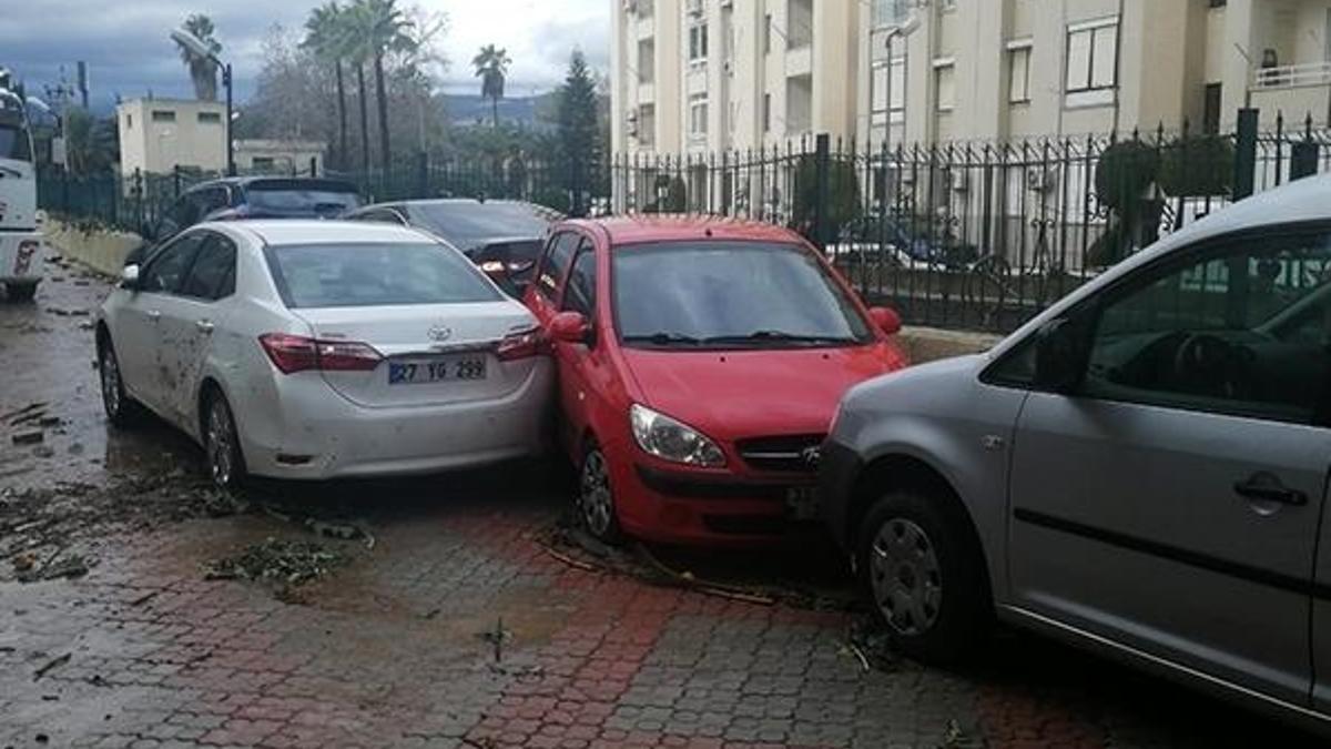 Mersin'de sel: İki kişi hayatını kaybetti