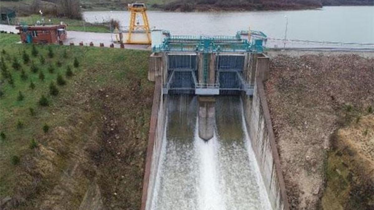 Kandıra’da baraj doldu, kapaklar açıldı
