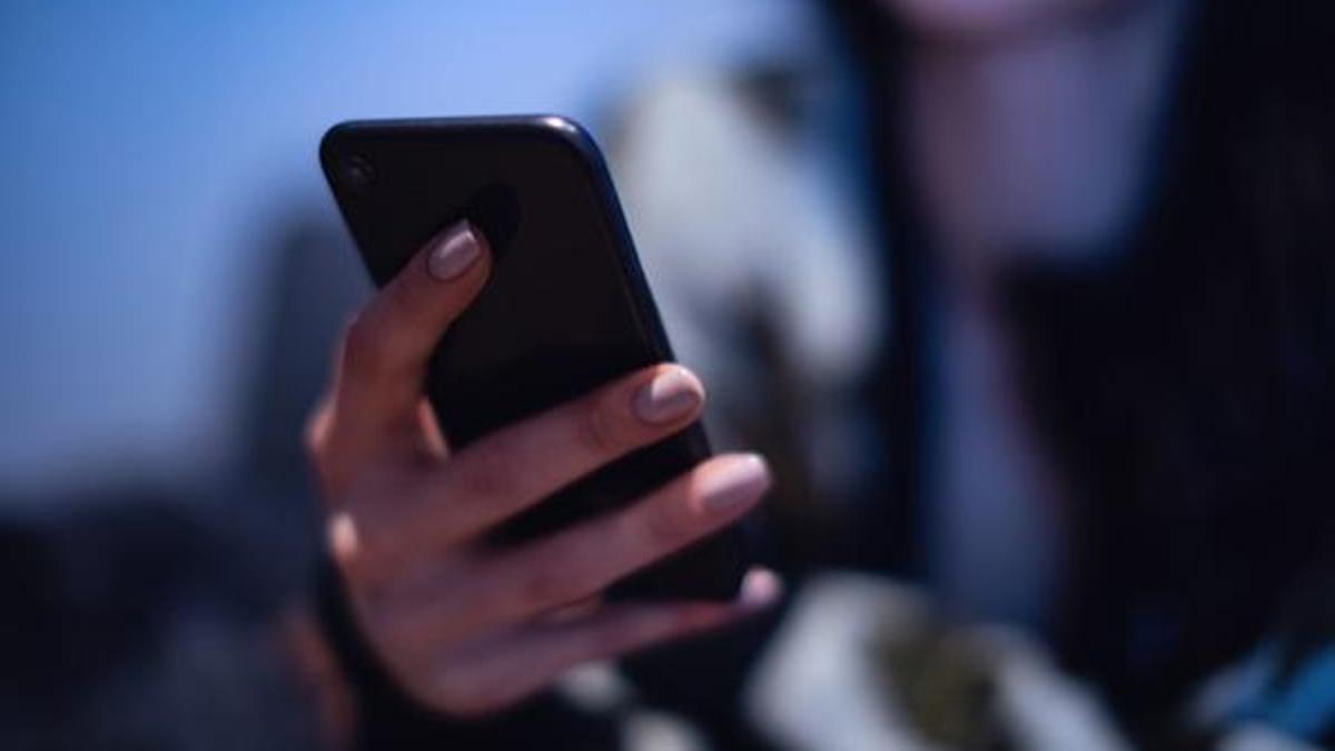 Cem Yılmaz Seranay’ı stalkladığını itiraf etti! Stalk nedir, ne demektir? Stalk hayatımıza nasıl girdi?