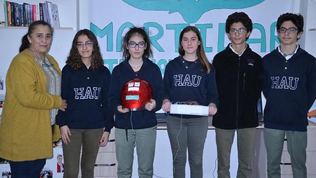 Liseli mucitlerden kasksız motor kullanımını önleyen buluş