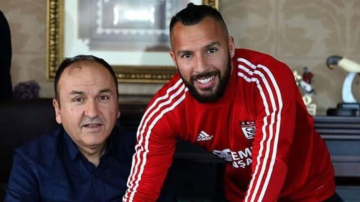 Sivasspor, Yasin Öztekin'le imzaladı