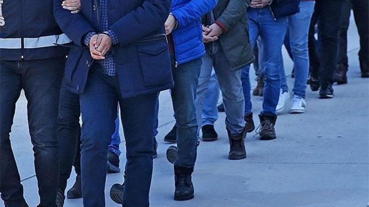Son dakika... 49 ilde FETÖ operasyonu! 176 asker hakkında yakalama kararı!