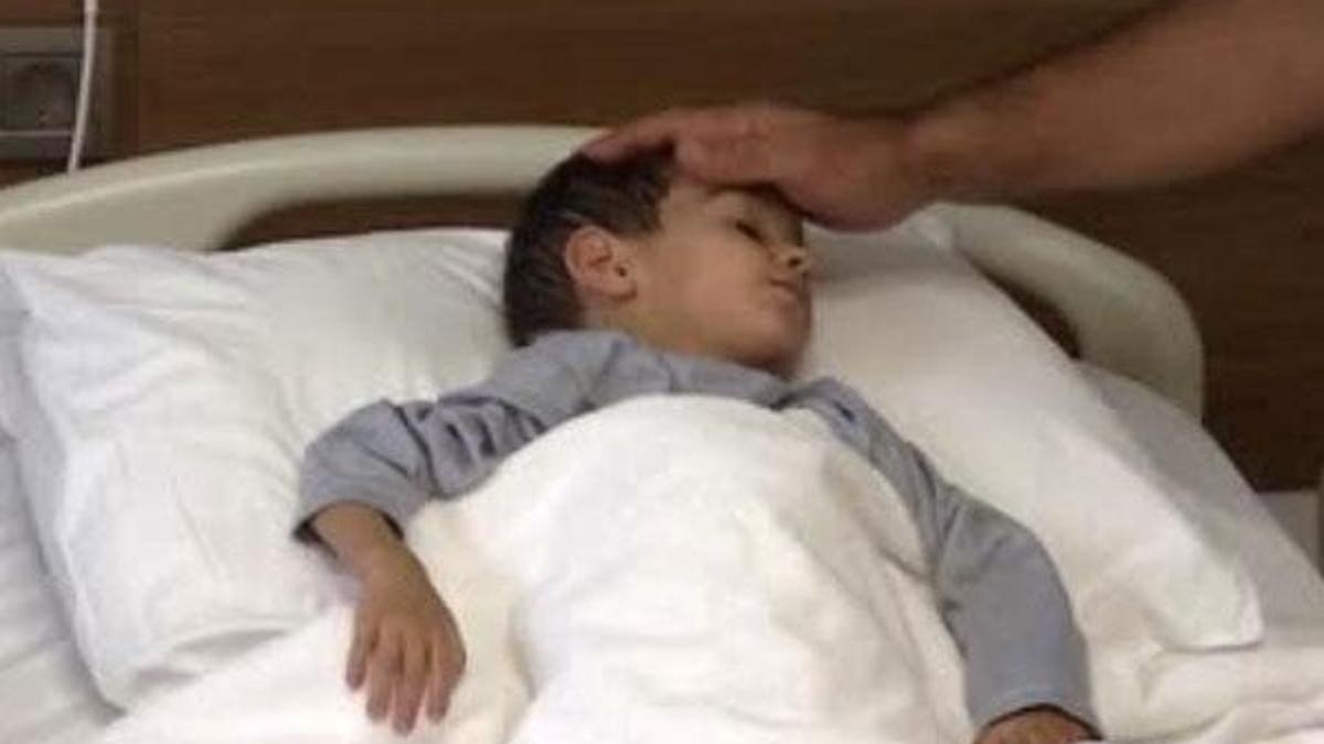 Mucize bebek Türkiye'de hayata tutundu