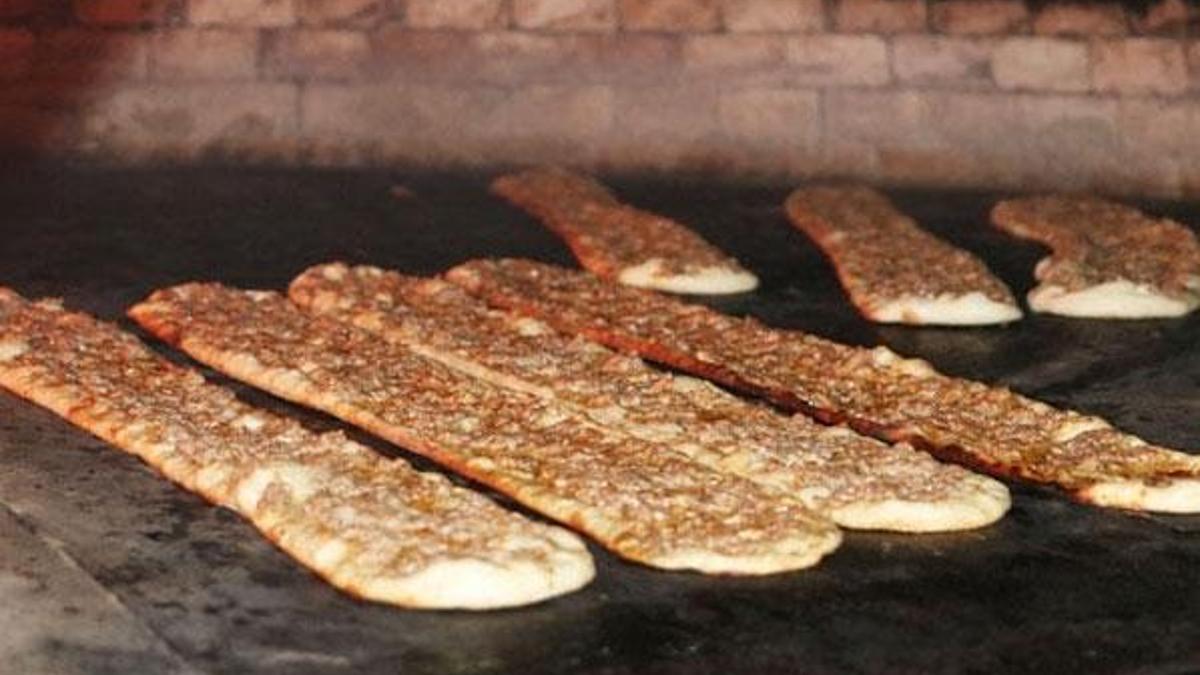 Sivaslı etli ekmek, Avrupa yolunda