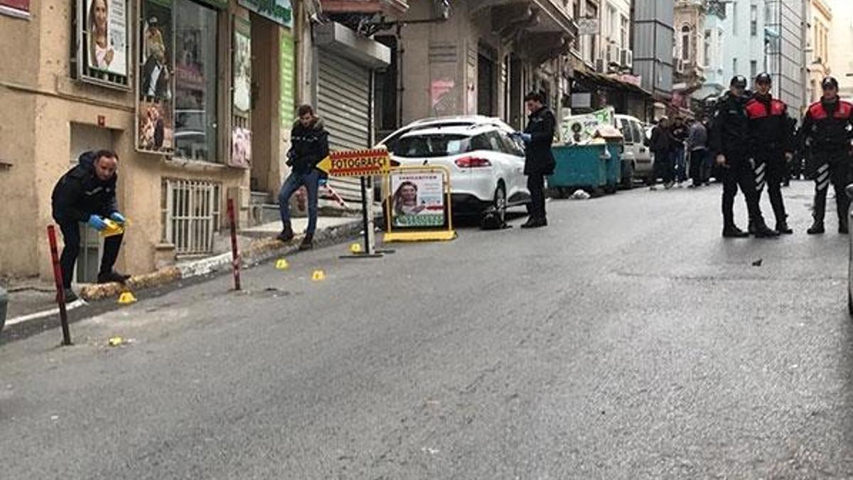 Beyoğlu'ndaki HDP binası önünde hareketli dakikalar