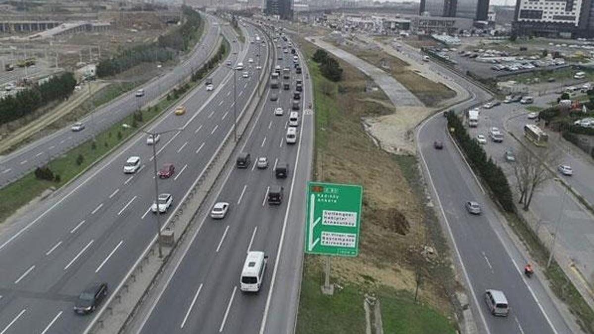Hız sınırı isyanı! Onlarca araç konvoy halinde...