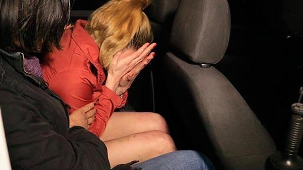 Adana'da bir kadın ortalığı birbirine kattı!