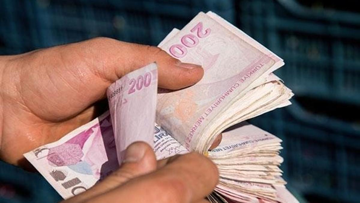 SSK ve Bağkur emeklilerinin zamlı maaşları hesaplarda