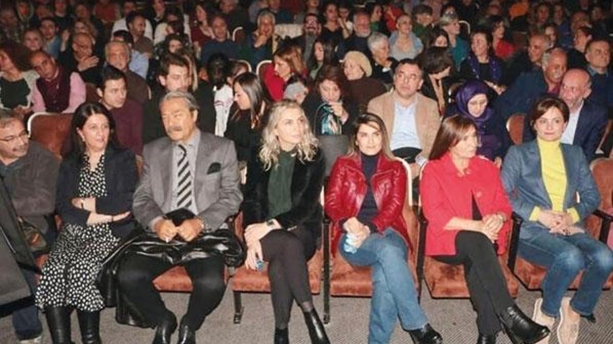 '5. kadın yok sayıldı ayıp olmuyor mu?'