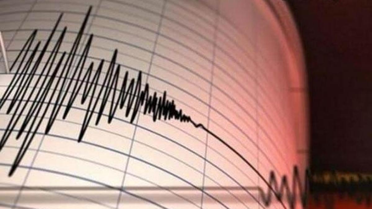 Doğu Türkistan'da 6,4 şiddetinde deprem