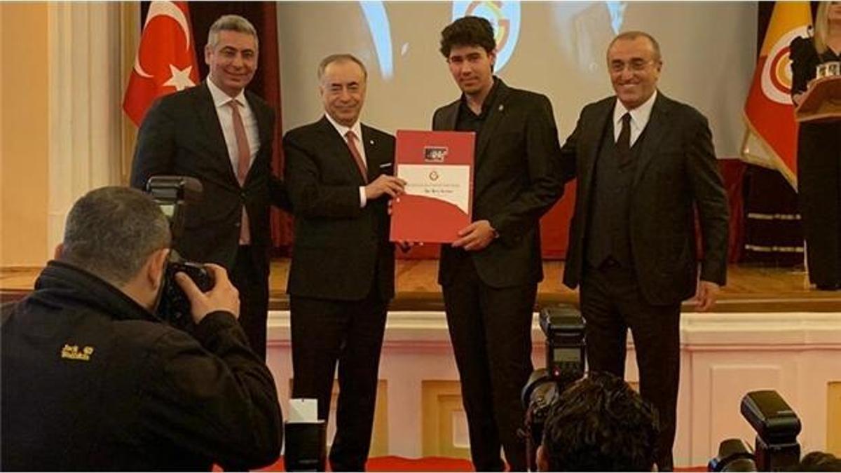Galatasaray'da istifa! Kendisi açıkladı...