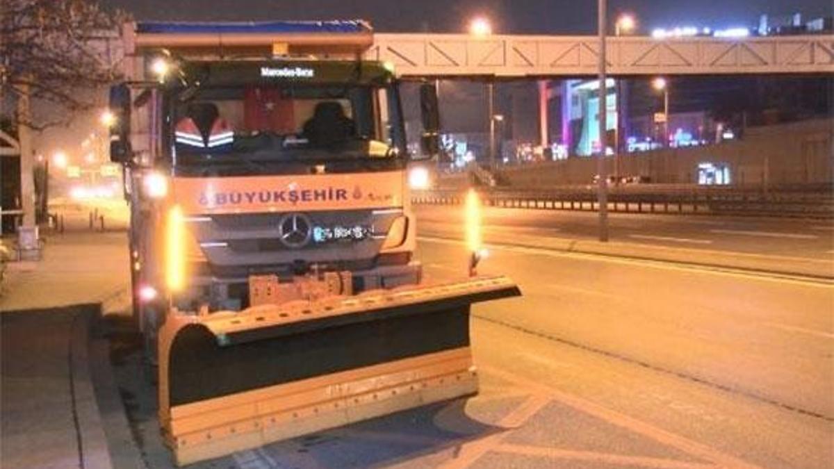 İstanbul'da kar yağışı ne zaman başlıyor? (Meteoroloji uyarmıştı, ekipler tetikte bekliyor)