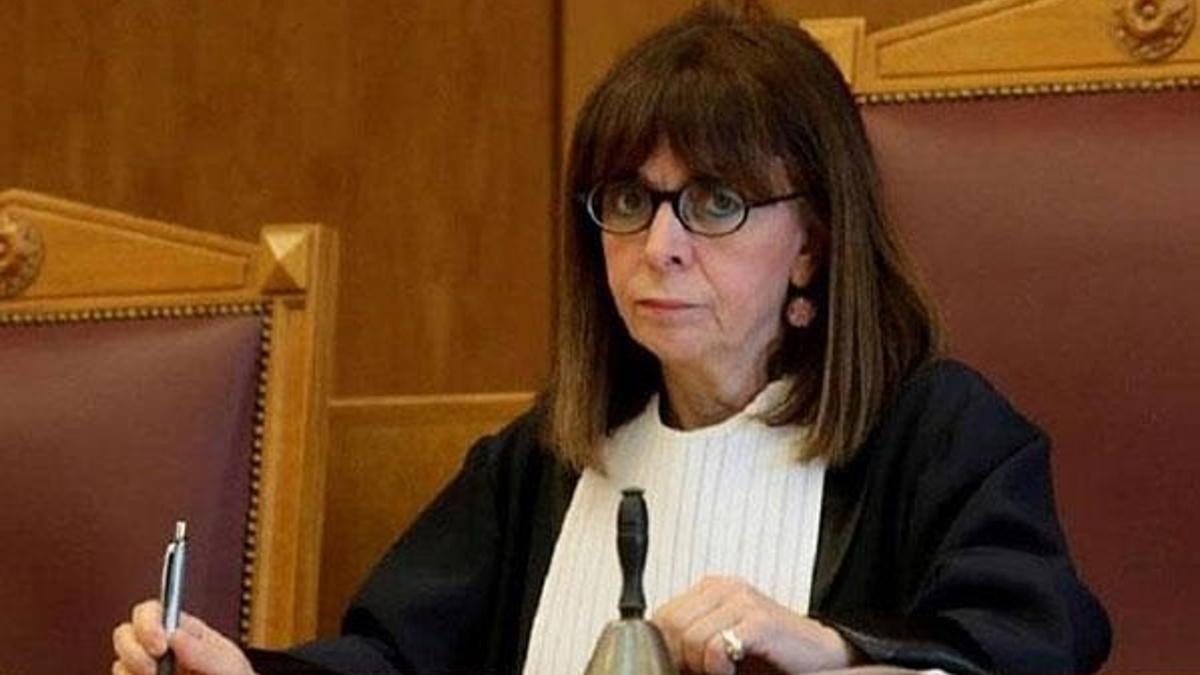 Ekaterini Sakelaropulu Yunanistan'ın ilk kadın cumhurbaşkanı oldu