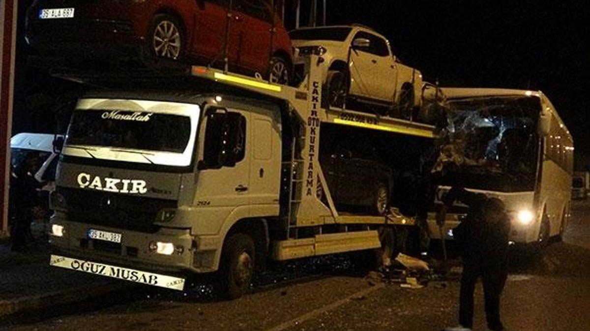 Yolcu otobüsü kaza yaptı: 3’ü ağır 13 yaralı
