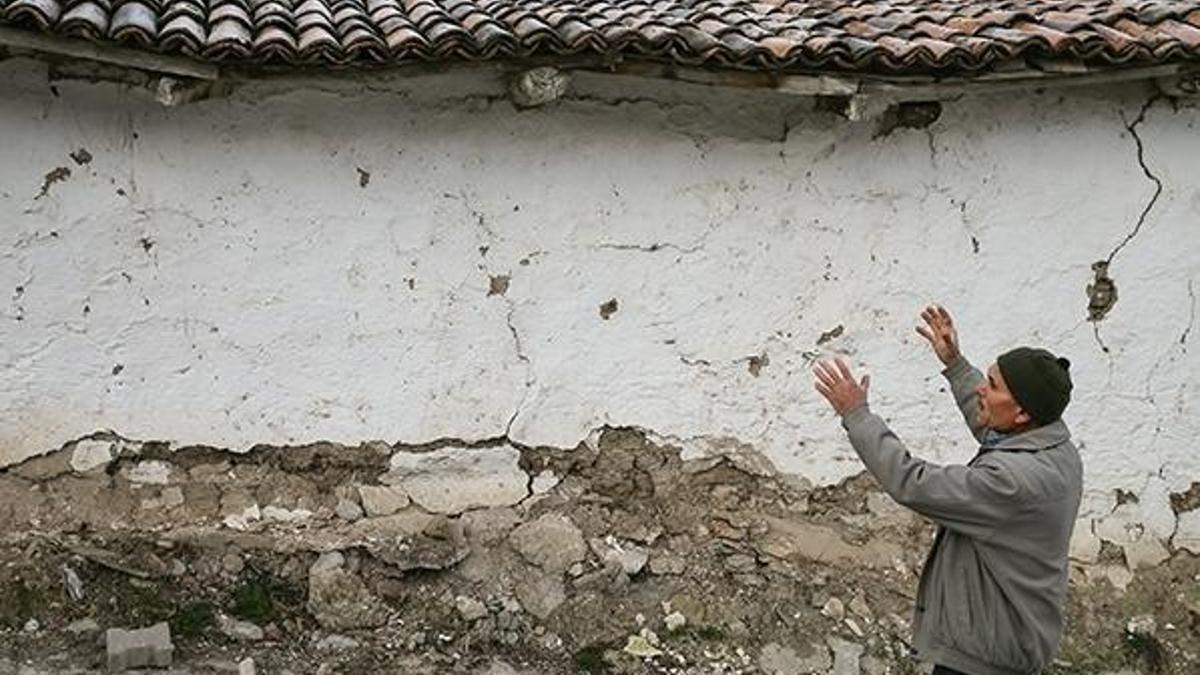 Manisa ve Ankara'da peş peşe depremler! Manisa'daki deprem neden İstanbul'da hissedildi?