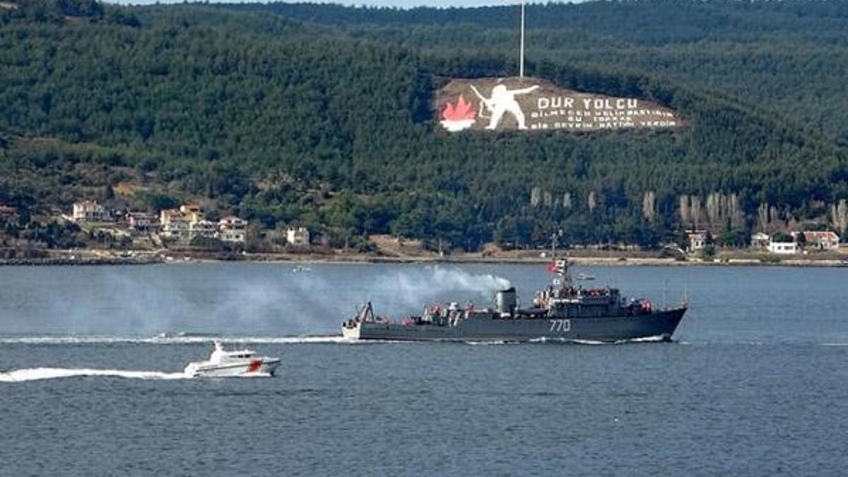 Rus savaş gemisi ve askeri römorkörü Çanakkale Boğazı'ndan geçti