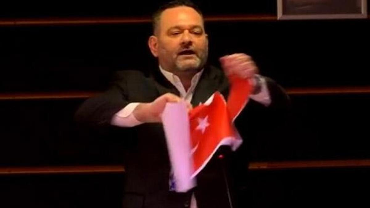 Türkiye'den Türk Bayrağı'nı yırtan Yunan vekile art arda tepki!