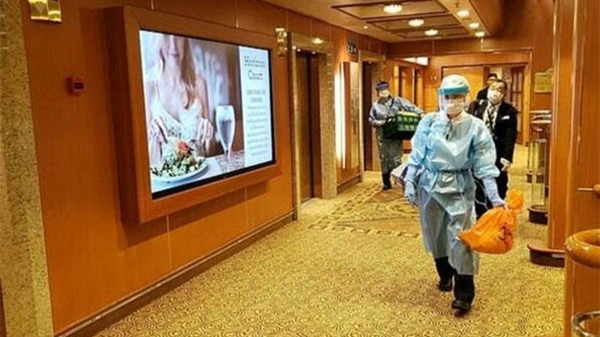 Japonya’da yolcu gemisine karantina! 10 yolcuda coronavirüsü tespit edildi