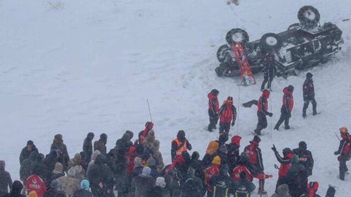 Van'daki 2 çığ faciasında 38 ölüm! Arama kurtarma çalışmaları yeniden başladı