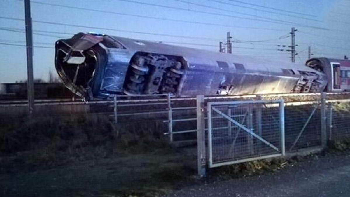 İtalya’da tren raydan çıktı: 2 ölü, 30 yaralı