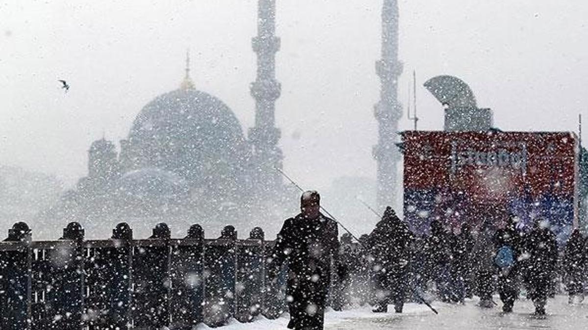 İstanbul için kar uyarısı! Meteoroloji saat verdi