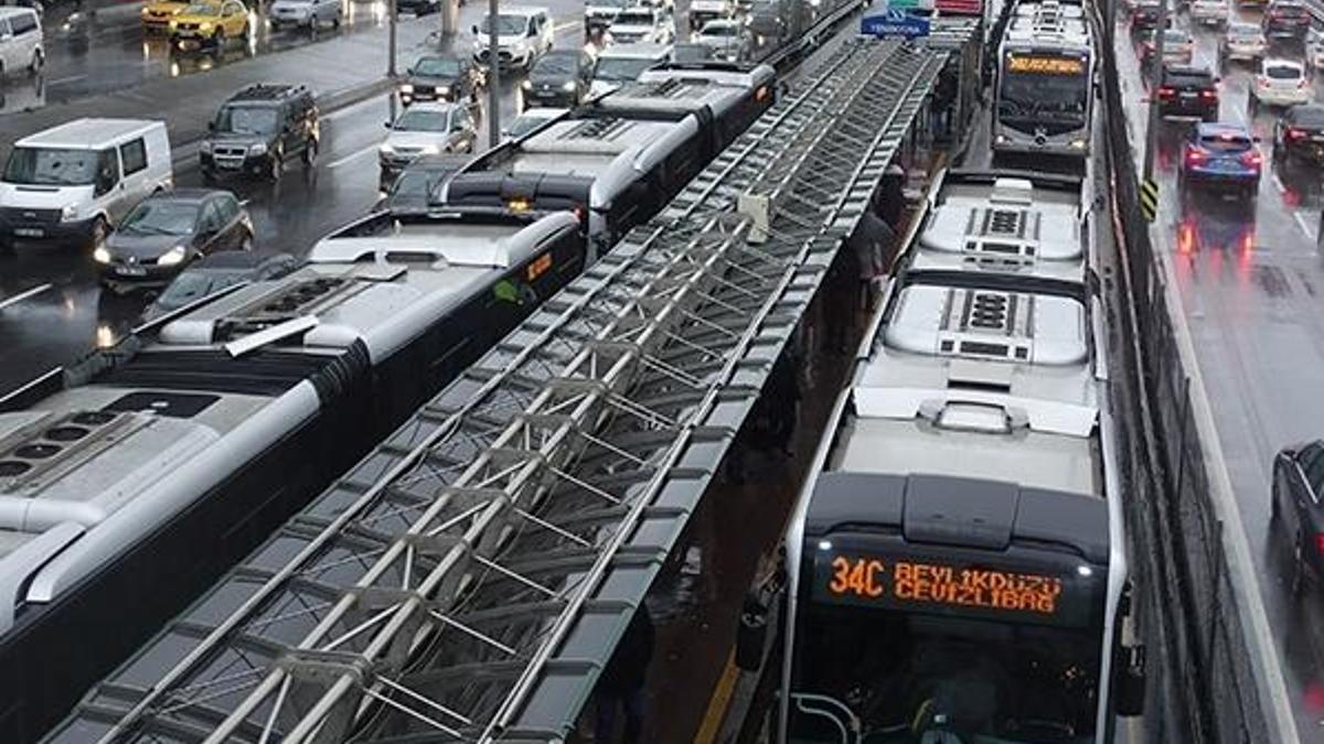 İstanbul’da toplu ulaşıma yüzde 35 zam kararı! (Mavi kart ücreti ne kadar oldu?) İETT akbil ücretleri...