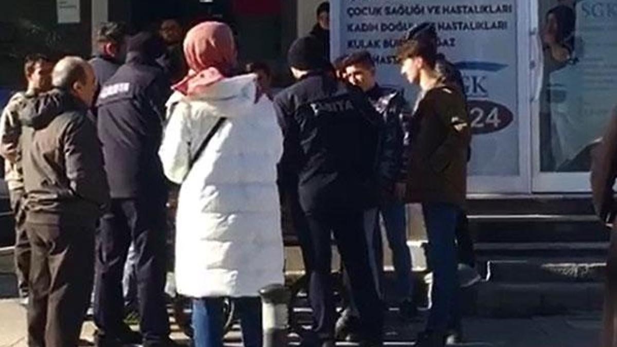Zabıtaya kızdı; tüm simitleri satın aldı