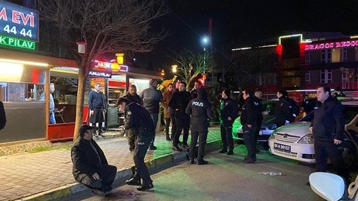 Maltepe'de dürümcüde silahlı kavga: 3 yaralı