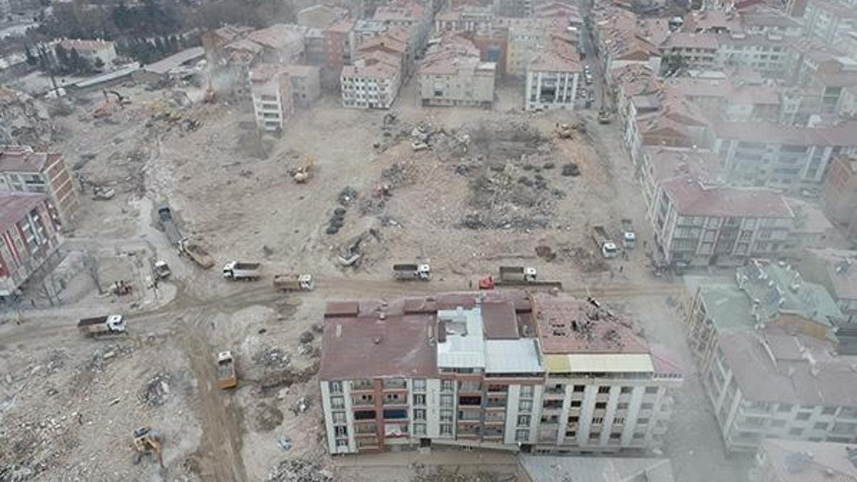 Elazığ'da okulların açılma tarihi ertelendi