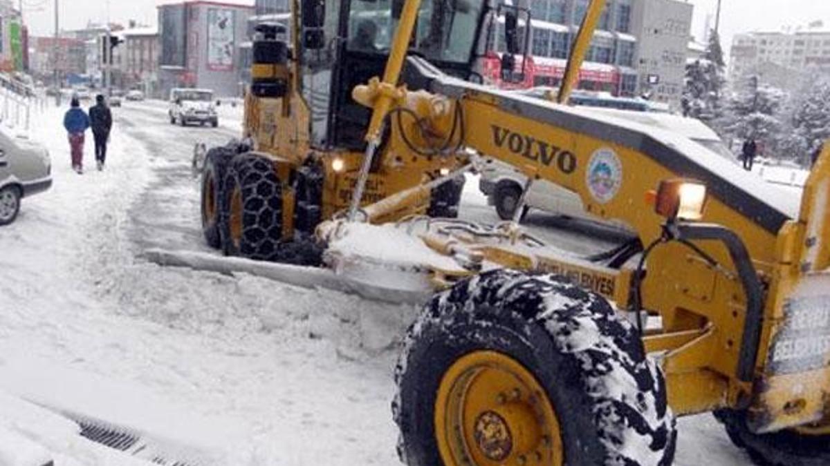 Kayseri'de 130 mahalle yolu ulaşıma kapandı