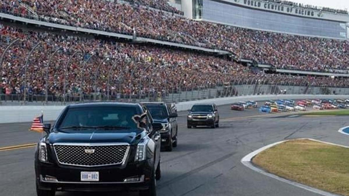 Trump, Daytona 500 yarışlarının startını verdi