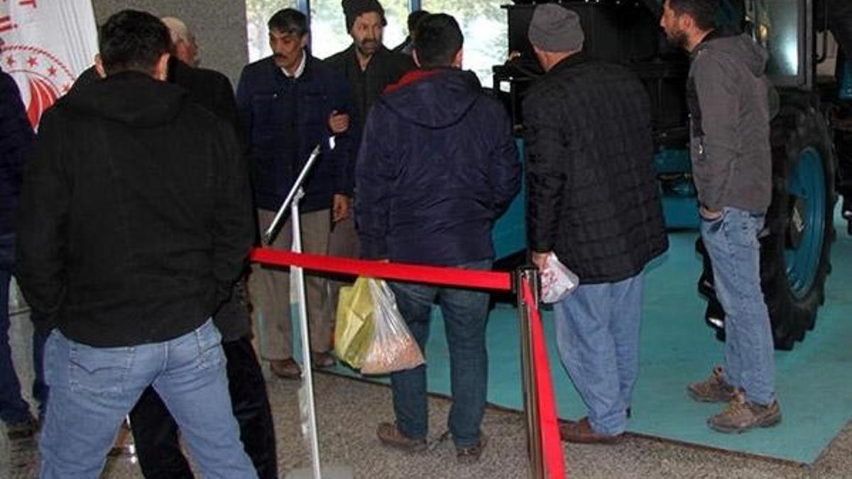Yerli ve milli elektrikli traktöre yoğun ilgi!