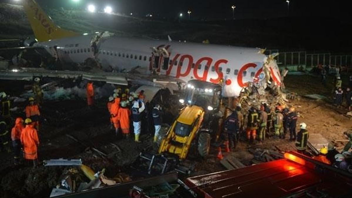 İstanbul'da pistten çıkan uçakla ilgili flaş açıklama