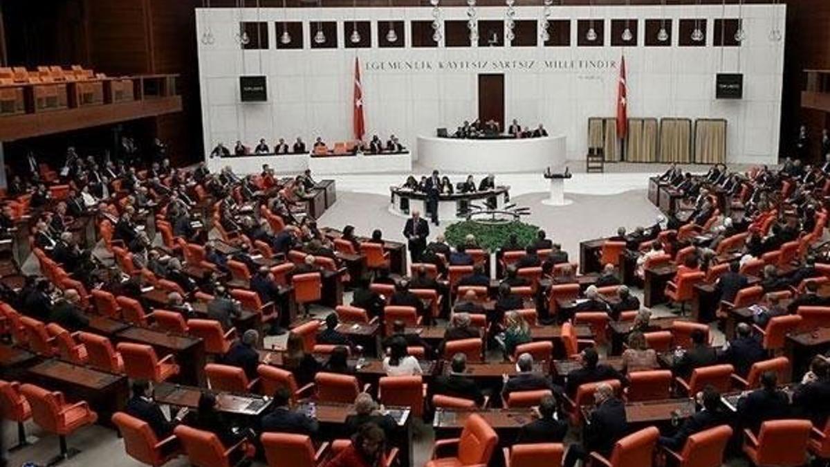 Sigara içen vekillere ültimatom! Erdoğan da dahil oldu...