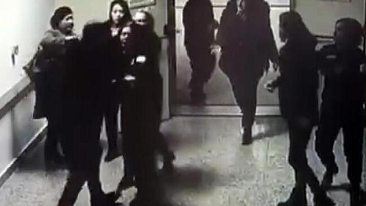 Sivas'ta hasta yakınları güvenlikçilere saldırdı!