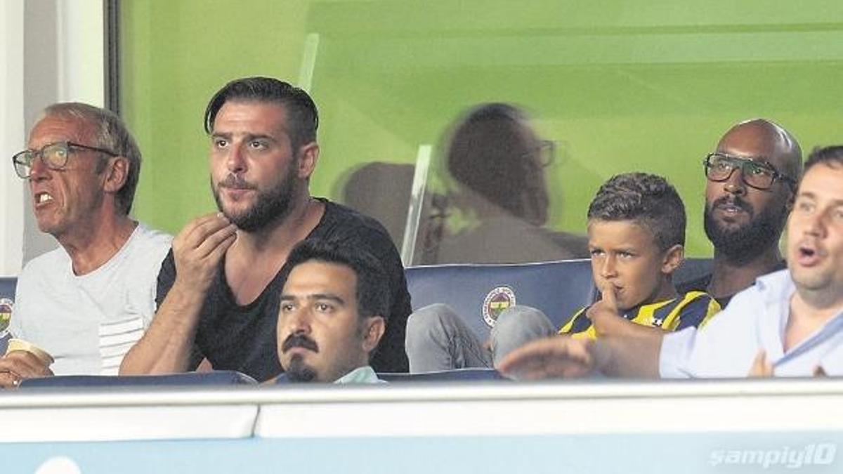 Anelka: "Fenerbahçe'ye dönmeyi çok isterim"