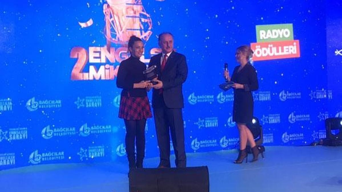 Radyo D programcılarına anlamlı ödül!
