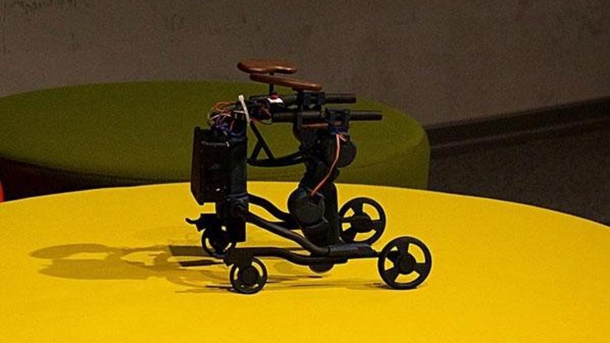 Kas hastası çocuklar için 'mobil yürüme robotu' tasarladılar