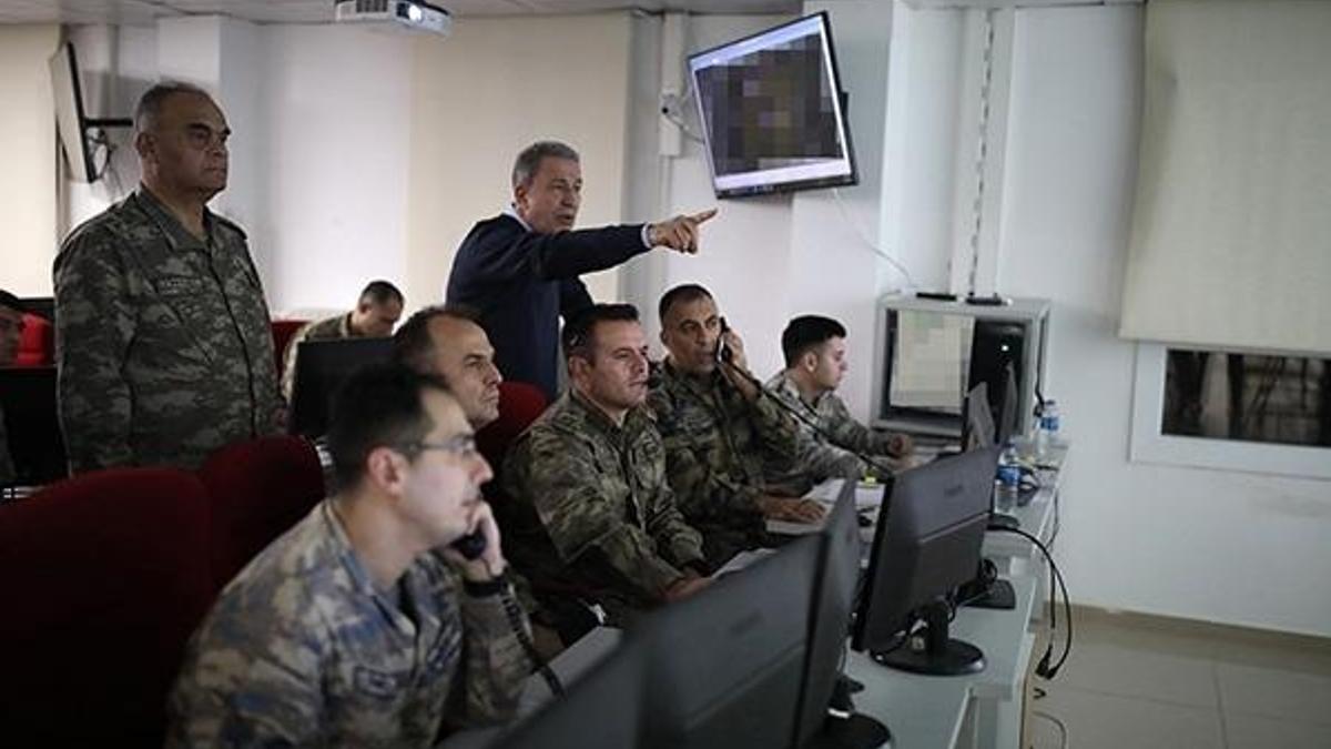 Bakan Akar ve Komutanlar sıfır noktasında