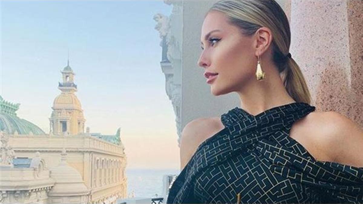 Chloe Loughnan, annesiyle fotoğrafını paylaştı