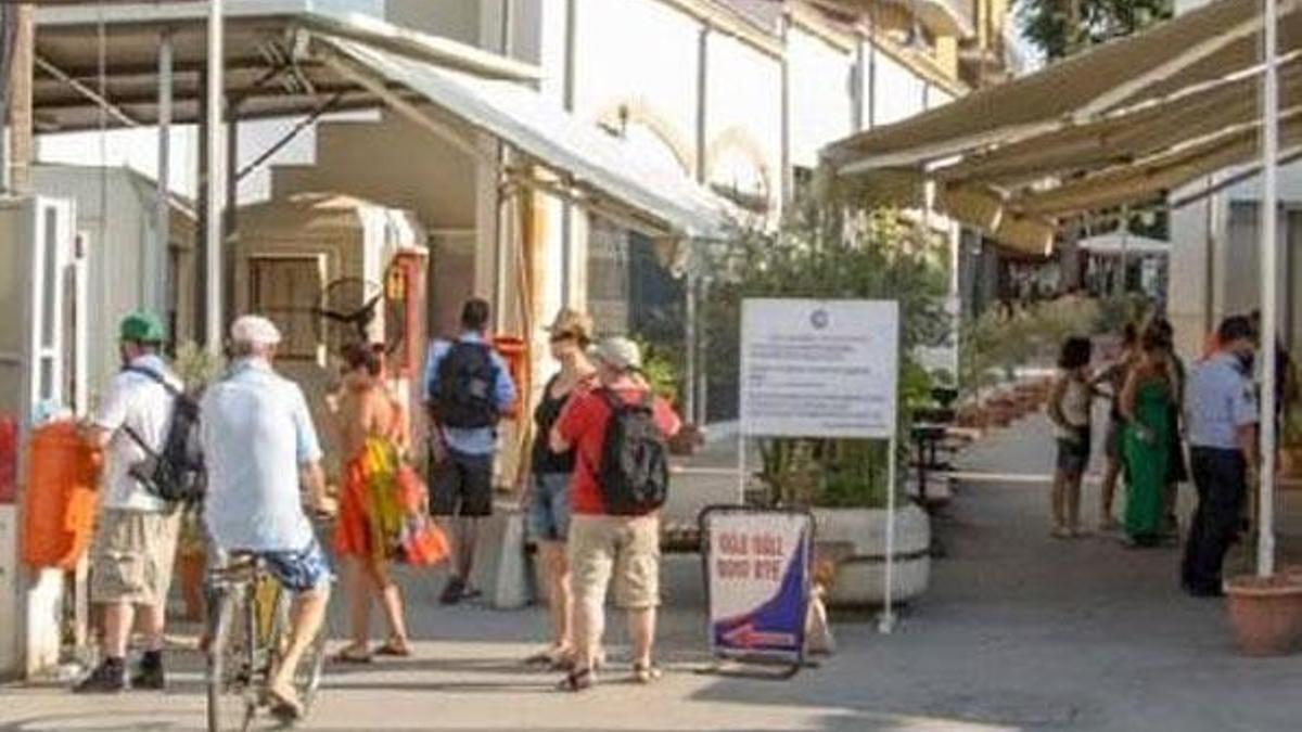 Kıbrıs’ta, Covid-19 nedeniyle kuzey ve güney sınırları kapatıldı