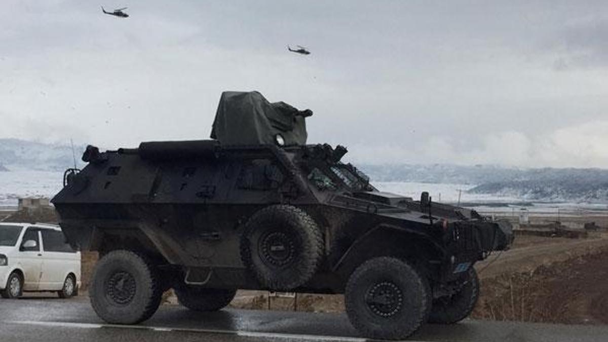 Ağrı'da Gürbulak Gümrük Müdürlüğü aracına roketli saldırı