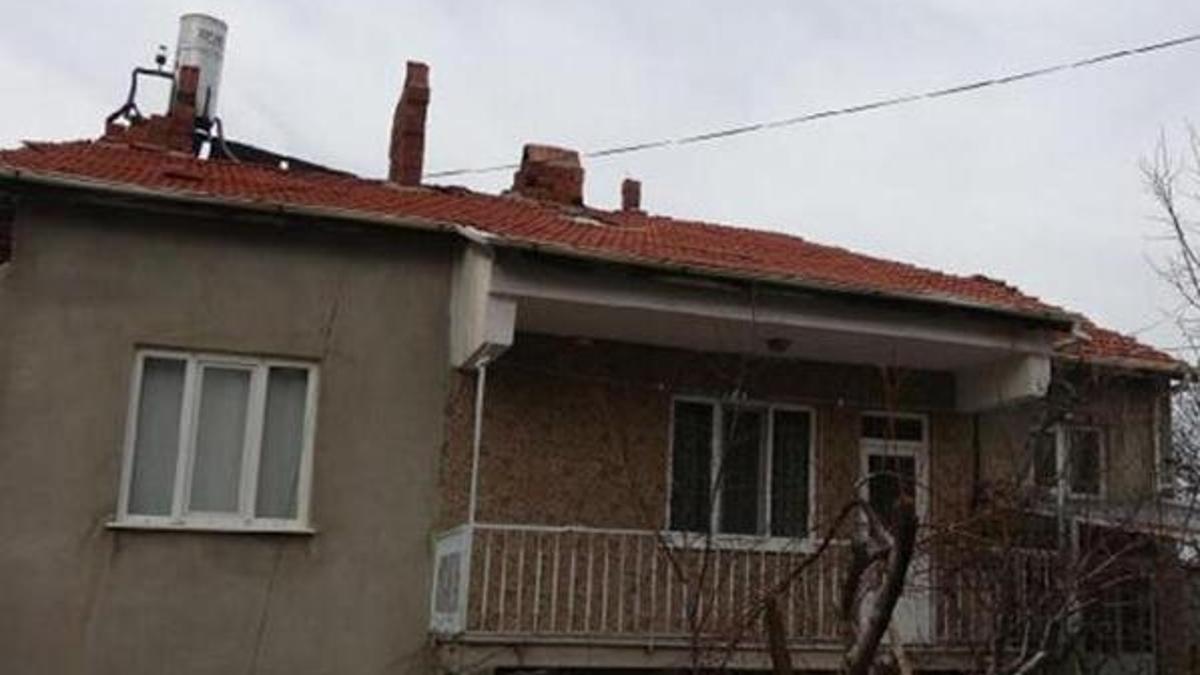 Tartıştığı oğlunu yatağında uyurken av tüfeğiyle öldürdü